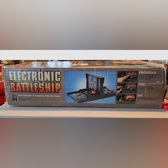 Milton Bradley Electronic Battleship Game Model  Vintage 1982 + Code Book - Picture 4 of 13